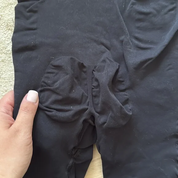 NWOT- Skims High Waisted Mid Thigh Short Shapewear in Onyx - Picture 8 of 8